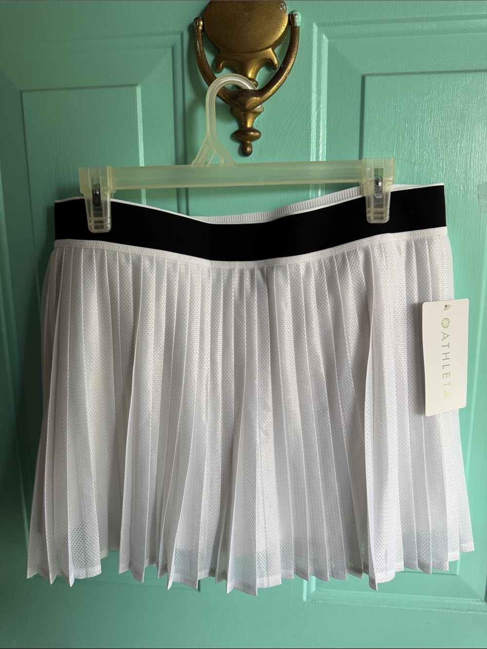 NWT Athleta Pinnacle Skort White Pleated Mini Skirt with Black Waistband XL